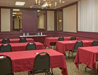 Hotel Days By Wyndham Conference Center 2*