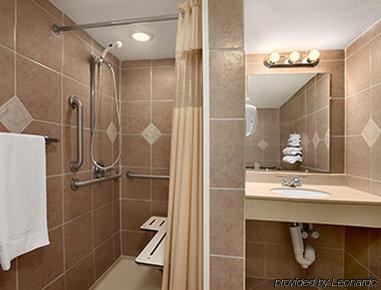 Days By Wyndham Conference Center Hotel Butler