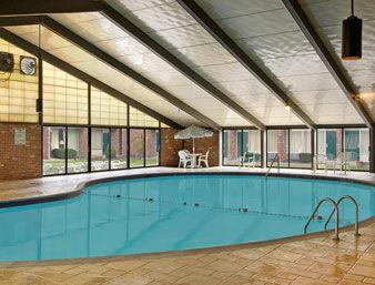 Hotel Days By Wyndham Conference Center Butler